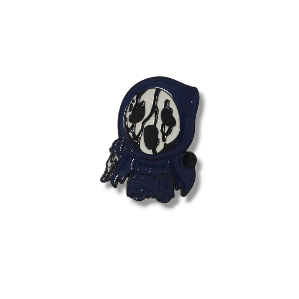 Chibi Ghostface SCREAM Horror Movie Pin/Brooch - Picture 1 of 7